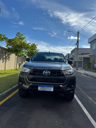 TOYOTA HILUX 2.8 D-4D TURBO DIESEL CD SR 4X4 AUTOMÁTICO